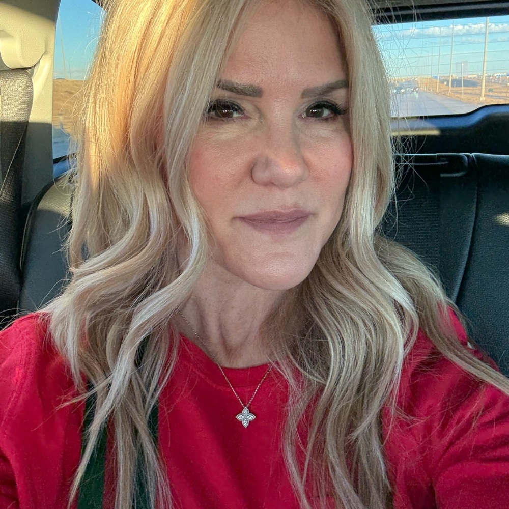 Meet your Posher, Jennifer